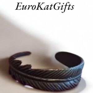 NWT CUTE Bronze Leaf Cuff Bracelet NEW
